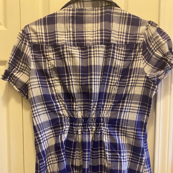 Purple and white short sleeve snap up shirt - Picture 2 of 3